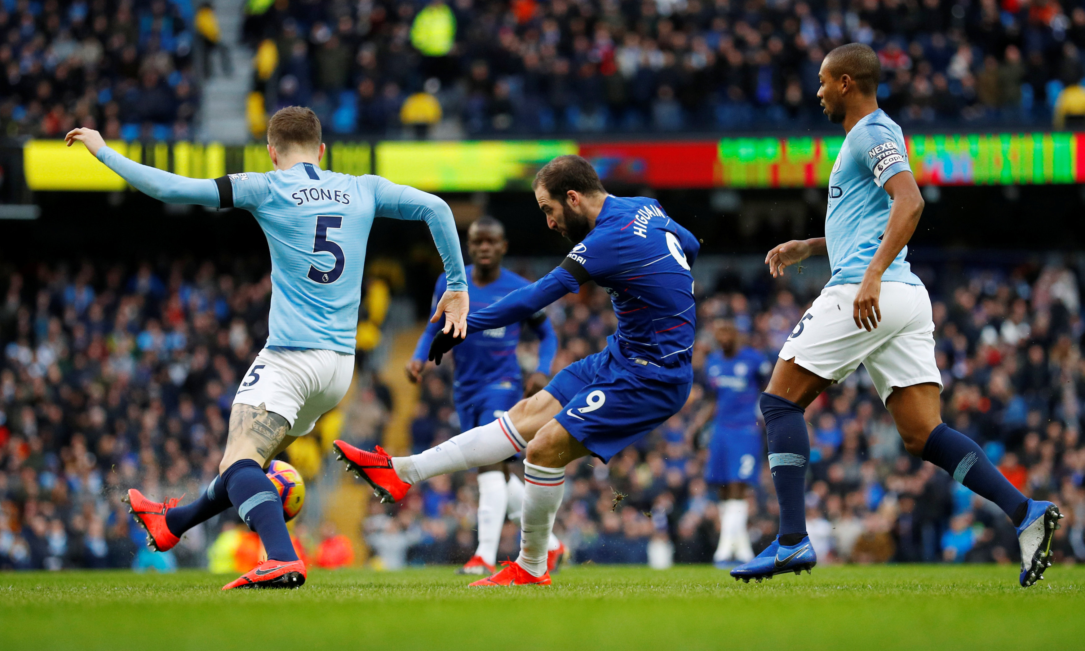 特伦特将要失去的比赛：皇家马德里的防守挑战（特伦特或缺阵数场，皇马防线迎来大考）