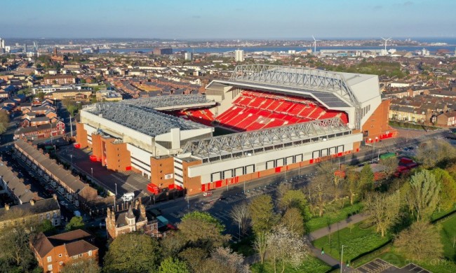 姆巴佩：于帕在本赛季属于世界最佳后卫，受到关注是很正常的（姆巴佩：于帕本赛季跻身世界顶级后卫，备受关注并不意外）