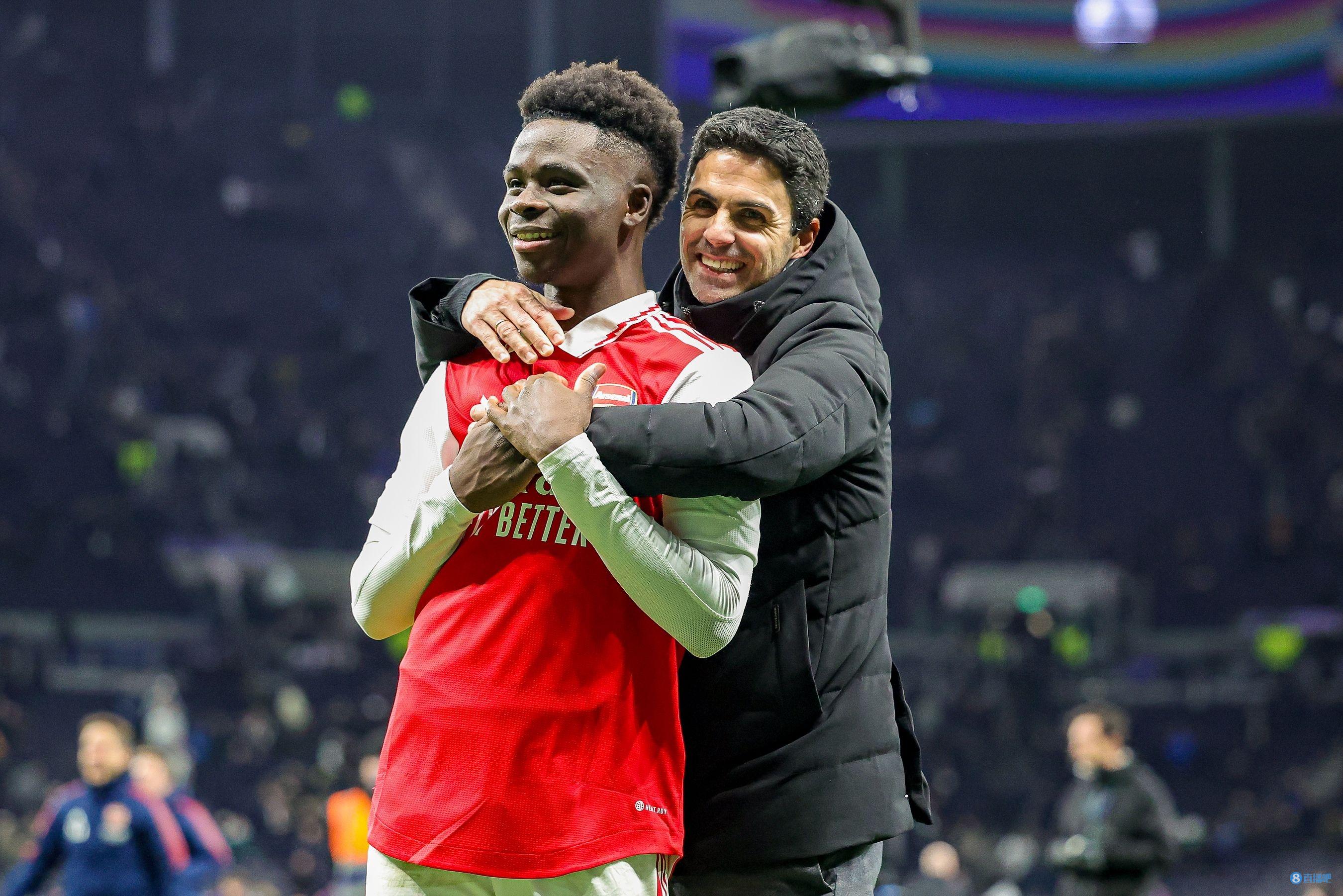 NBA：勇士主场击败灰熊 库里狂砍45分（勇士主场擒灰熊 库里轰下45分）