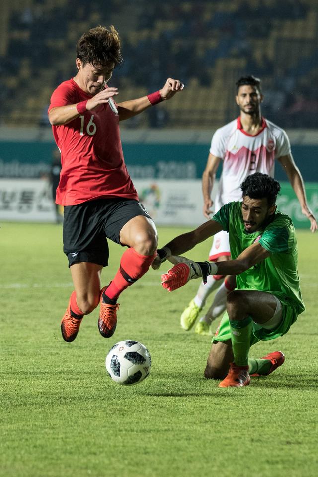 靶心聚力燃少年激情，上海市中小学生展现射击活力（对准靶心点燃青春激情，上海中小学生尽展射击风采）