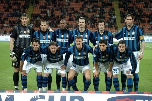 狼堡主帅：国家队回归球员都能上场比赛，对阵药厂是巨大挑战（沃尔夫斯堡主帅：国脚归队均可上阵，迎战勒沃库森是巨大考验）