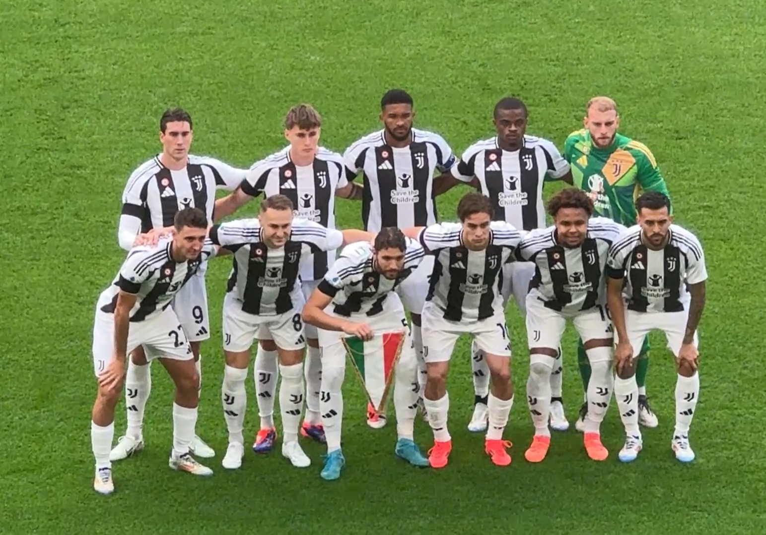 东契奇因个人事务缺席与猛龙队比赛，博主：他孩子将出生（东契奇因私事缺席战猛龙，博主透露其孩子即将出生）