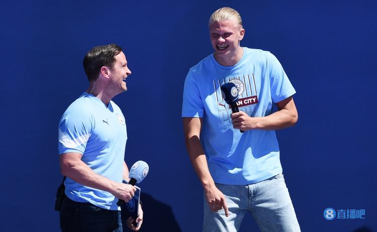 👀会说些什么呢？詹俊：已与齐达内交流近期足坛热点话题（詹俊透露与齐达内对话：聚焦近期足坛热点）