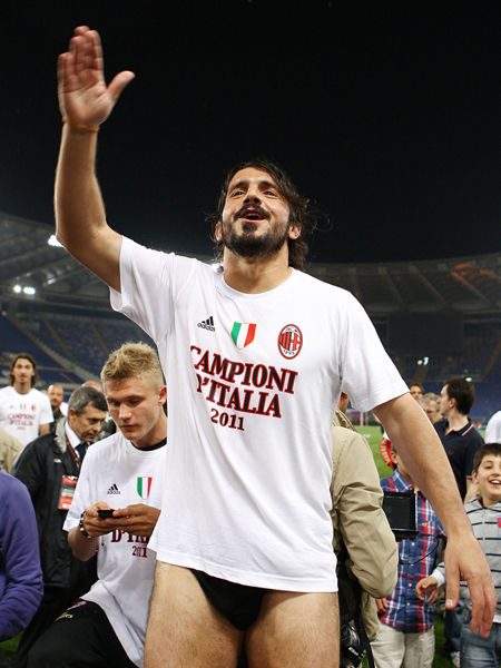 前英冠球员：瓜帅毁了英式足球，现在大家都从后场发起进攻（前英冠球员抨击瓜迪奥拉：毁了传统英式踢法，各队如今纷纷从后场组织进攻）