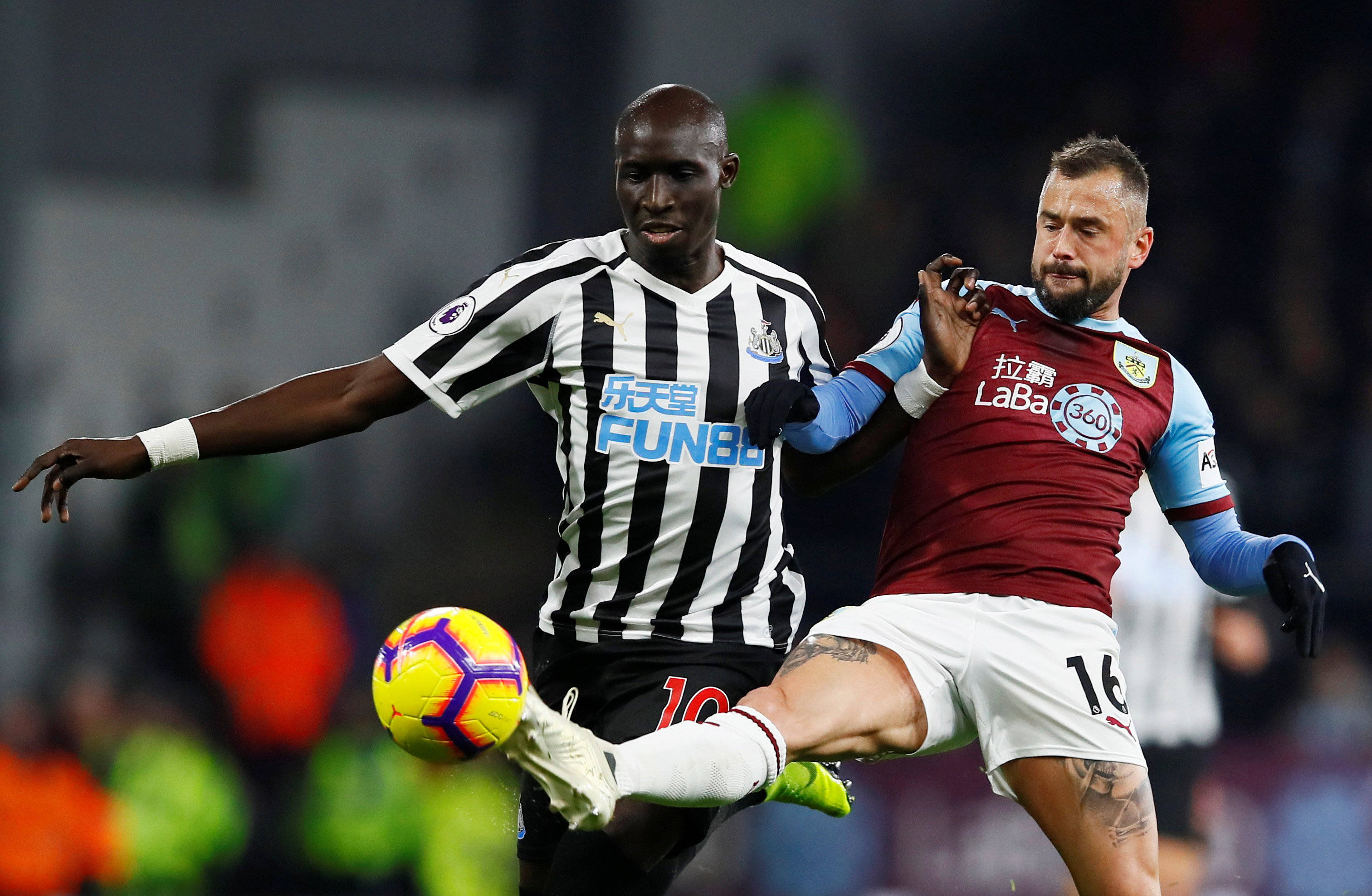 切尔西逆转大戏点燃斯坦福桥（斯坦福桥沸腾：切尔西上演惊天逆转）