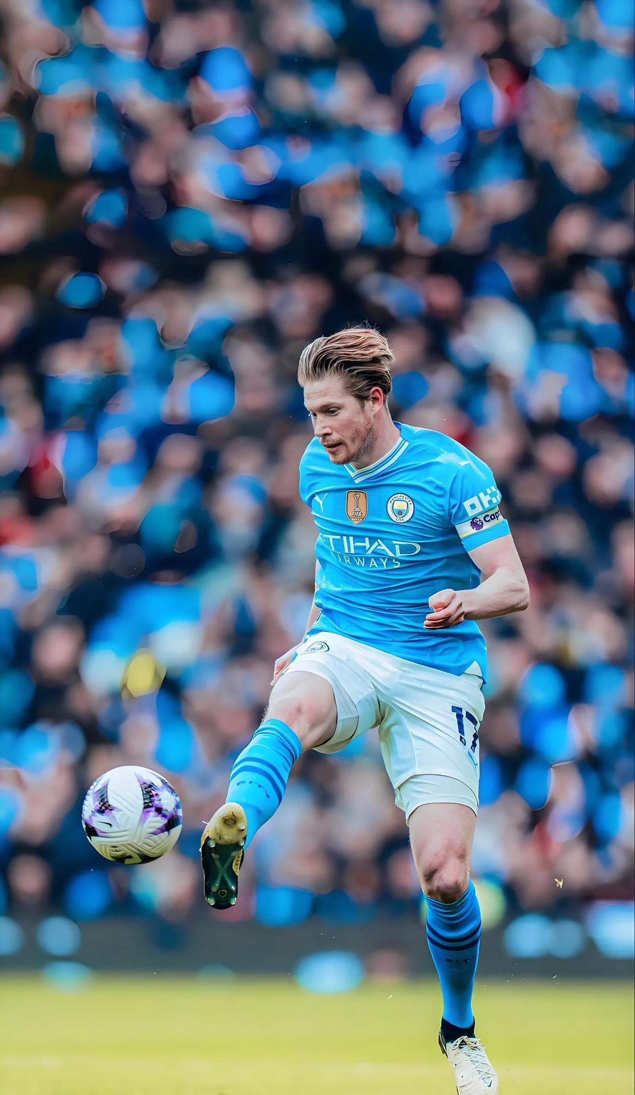 胡荷韬：现在膝盖还有很多问题；已不把自己看作年轻球员了（胡荷韬直言膝盖问题尚多，已不再将自己归为年轻球员）