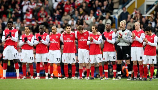 费迪南德称赞曼联新训练基地：非常漂亮，细节设计也太贴心了（费迪南德盛赞曼联新训练基地：外观出色，细节拿捏到位）