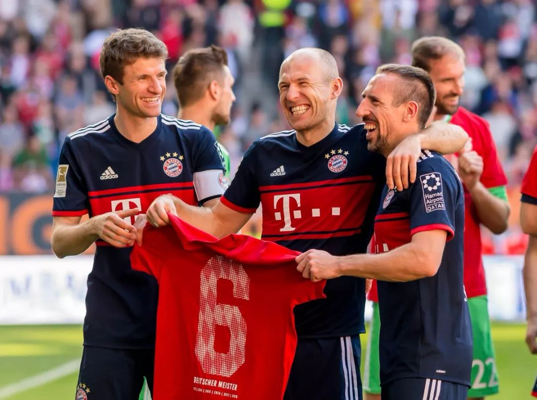 记者：斯图加特有意前锋卡利穆恩多，森林对高报价持开放态度（记者：斯图加特相中卡利穆恩多，森林对高价放人持开放态度）